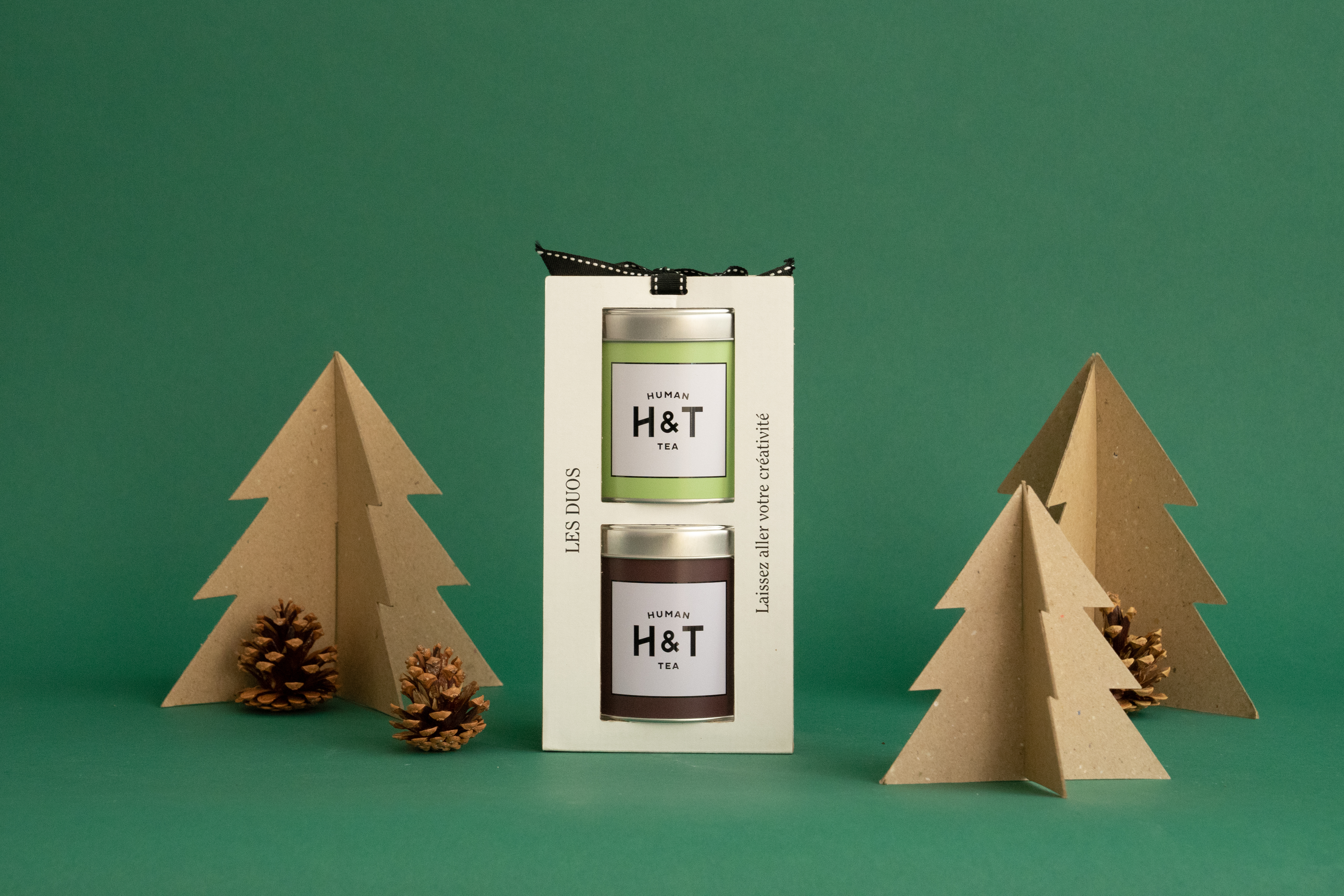 Plongez dans l'univers envoûtant du conte d'Hansel et Gretel. Explorez les liens entre ce célèbre récit des Frères Grimm et nos thés de Noël éponymes : Hansel et Gretel...